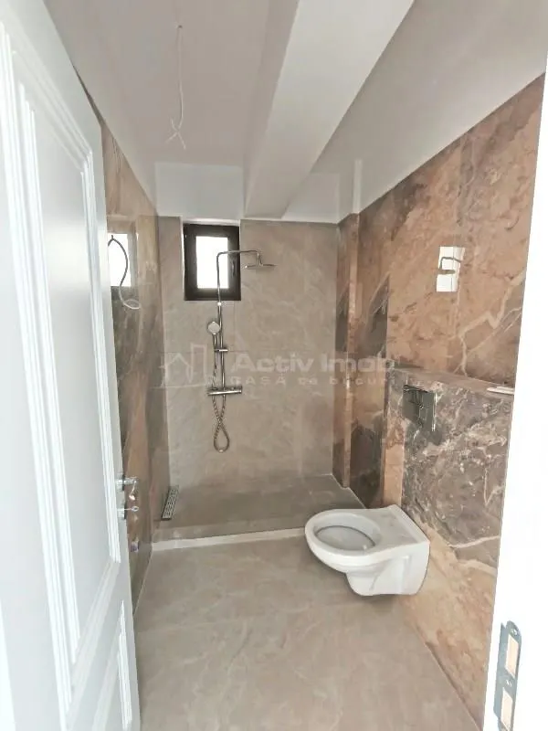 House / villa for sale 116 sqm in Bragadiru - foto 7