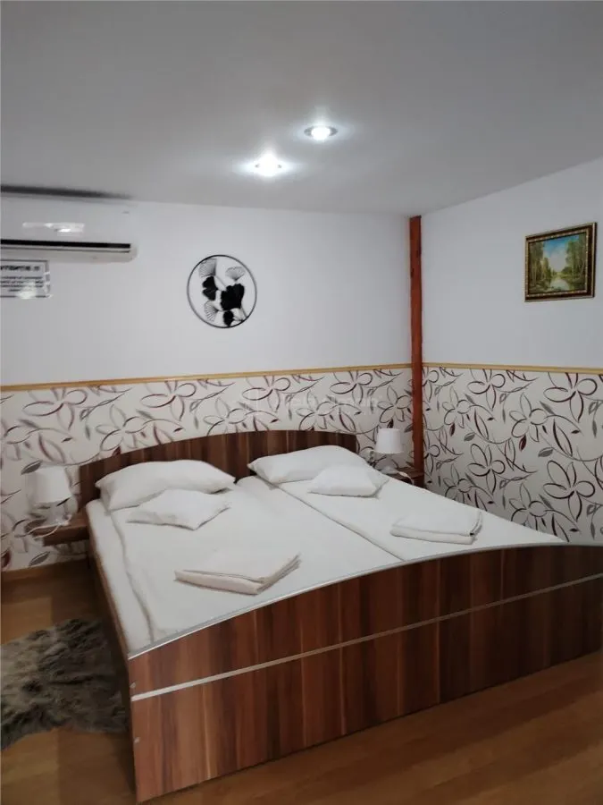 House / villa for sale 130 sqm in Hunedoara, Centru Vechi area - foto 6