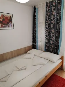 House / villa for sale 130 sqm in Hunedoara, Centru Vechi area - foto 8