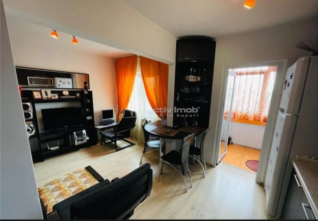 Apartament 3 Camere - Zona Malul Rosu - foto 1