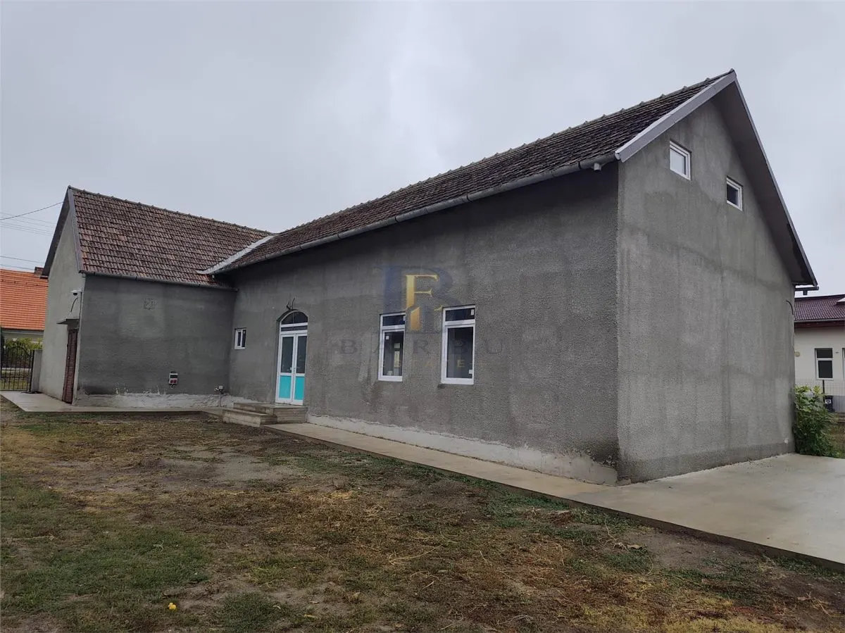 House / villa for sale 190 sqm in Pischia - foto 1