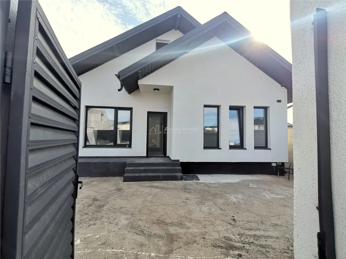 House / villa for sale 98 sqm in Pantelimon, Comuna Pantelimon area - foto 1