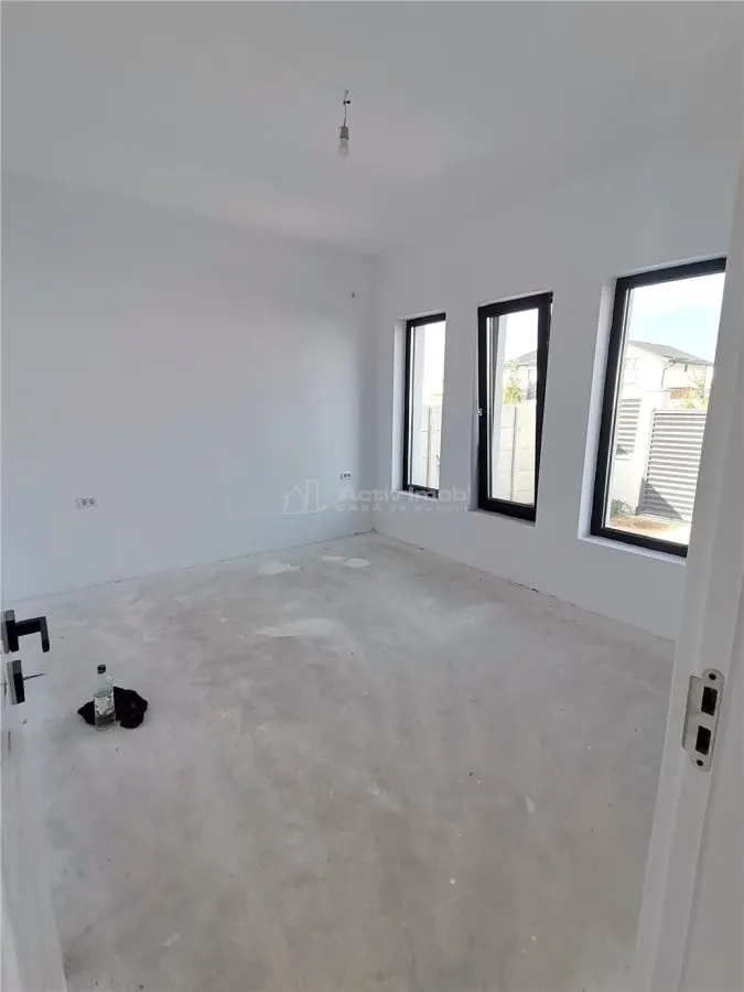 House / villa for sale 98 sqm in Pantelimon, Comuna Pantelimon area - foto 11