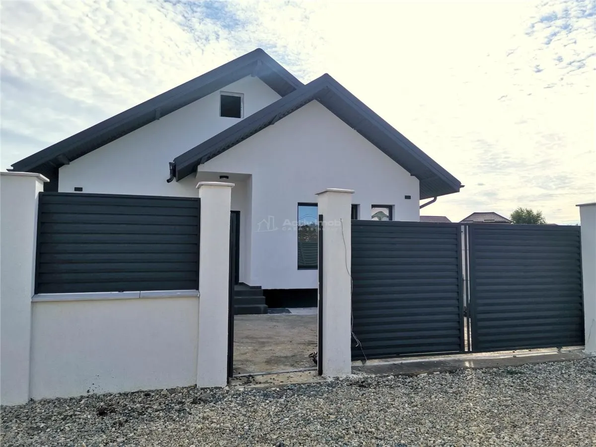House / villa for sale 98 sqm in Pantelimon, Comuna Pantelimon area - foto 3