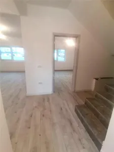 House / villa for sale 125 sqm in Pantelimon, Comuna Pantelimon area - foto 5