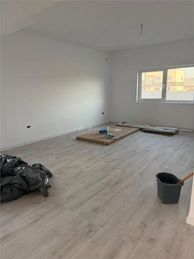 House / villa for sale 125 sqm in Pantelimon, Comuna Pantelimon area - foto 7