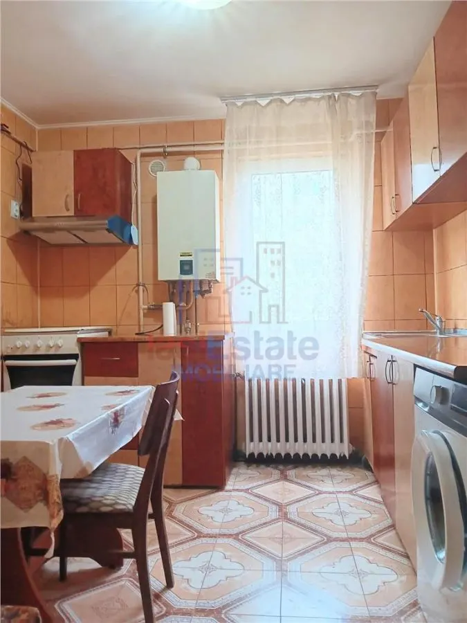 zona Colegiul Racovita Apartament 2 camere Podu Ros - foto 4