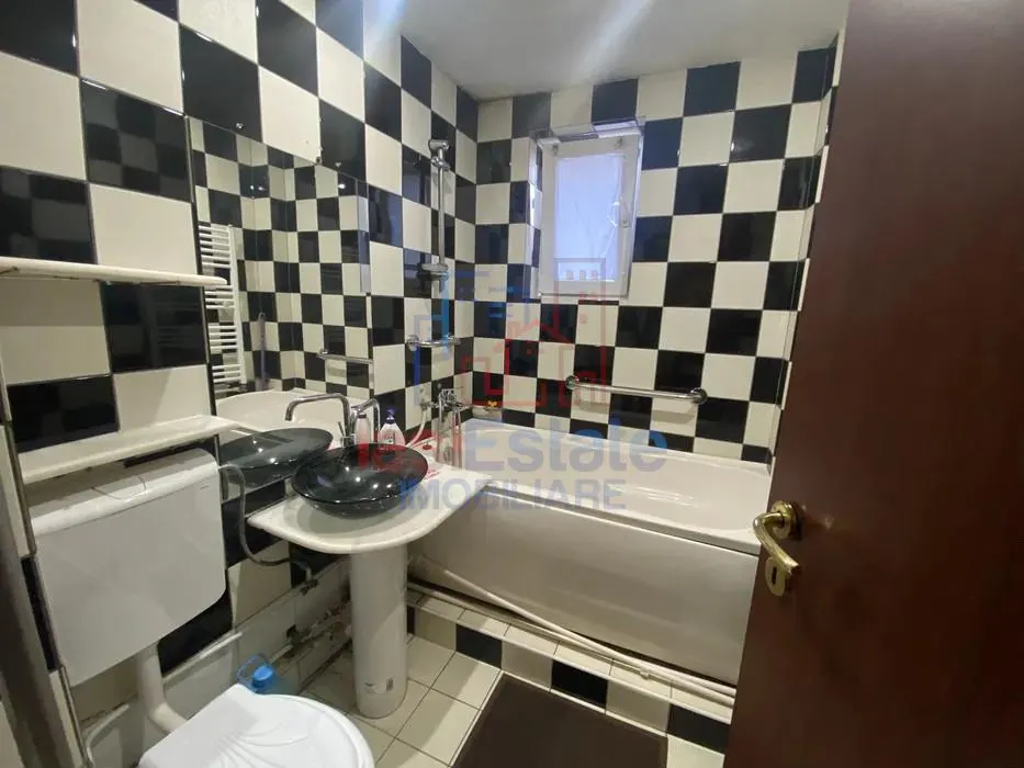 Parter Apartament cu 2 camere Ciurchi Tatarasi - foto 6