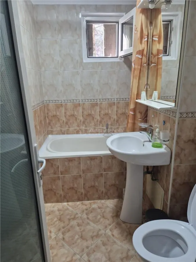 Apartment 2 camere ultracentral, cu loc de parcare, mobilat si utilat - foto 4