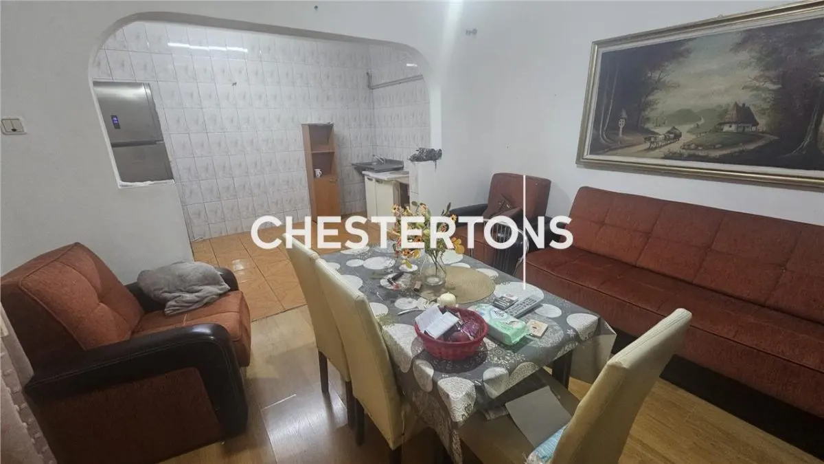House / villa for sale 111 sqm in Bucuresti - foto 2