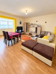 Apartament 3 camere 2 bai 100 mp 2 balcoane de inchiriat - foto 7
