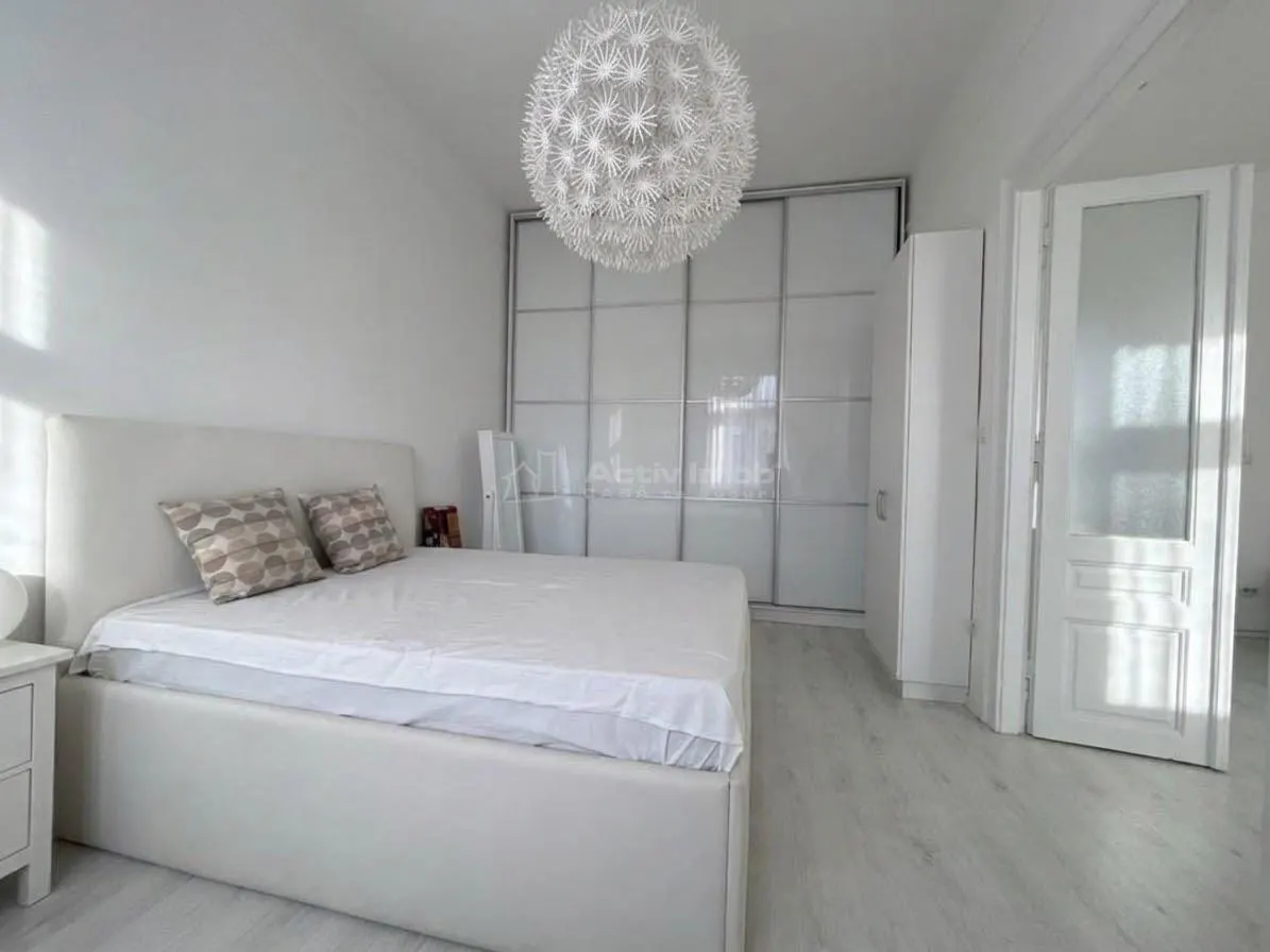 Apartament ultracentral în Oradea – Locatie premium - spatiu generos si potential de extindere - foto 4