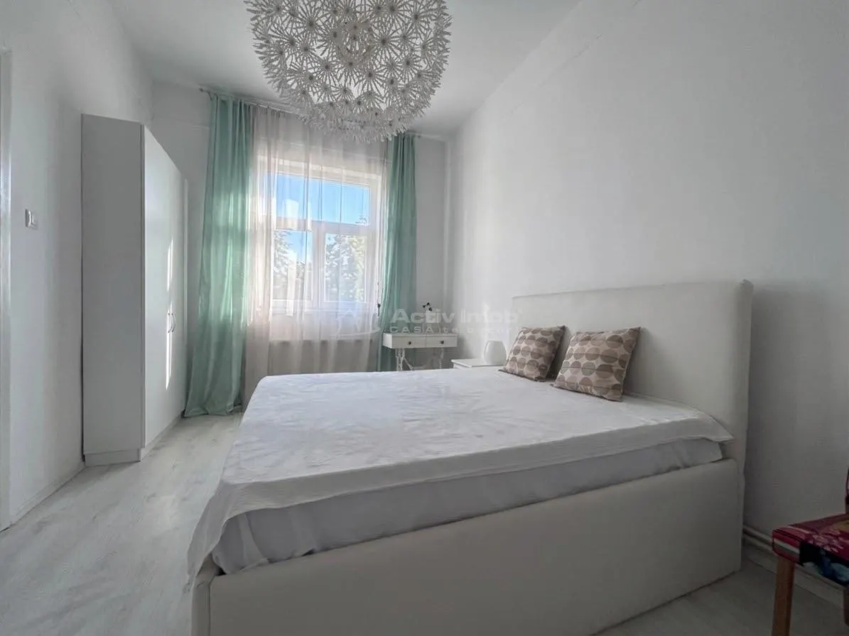 Apartament ultracentral în Oradea – Locatie premium - spatiu generos si potential de extindere - foto 5
