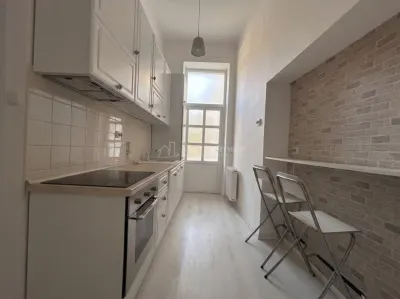 Apartament ultracentral în Oradea – Locatie premium - spatiu generos si potential de extindere - foto 6
