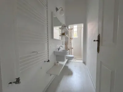 Apartament ultracentral în Oradea – Locatie premium - spatiu generos si potential de extindere - foto 7