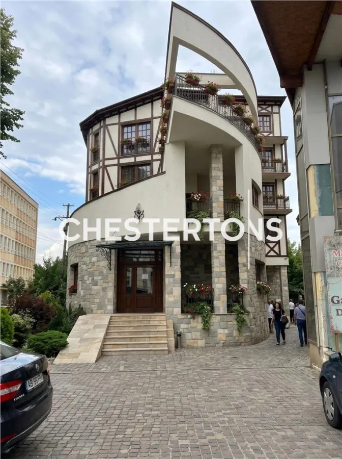 Vanzare Hotel / Clinica Medicala Alba Iulia | Cladire 2.200 mp Utili | Zona Centrala - In Imediata Apropiere a Cetatii - foto 1