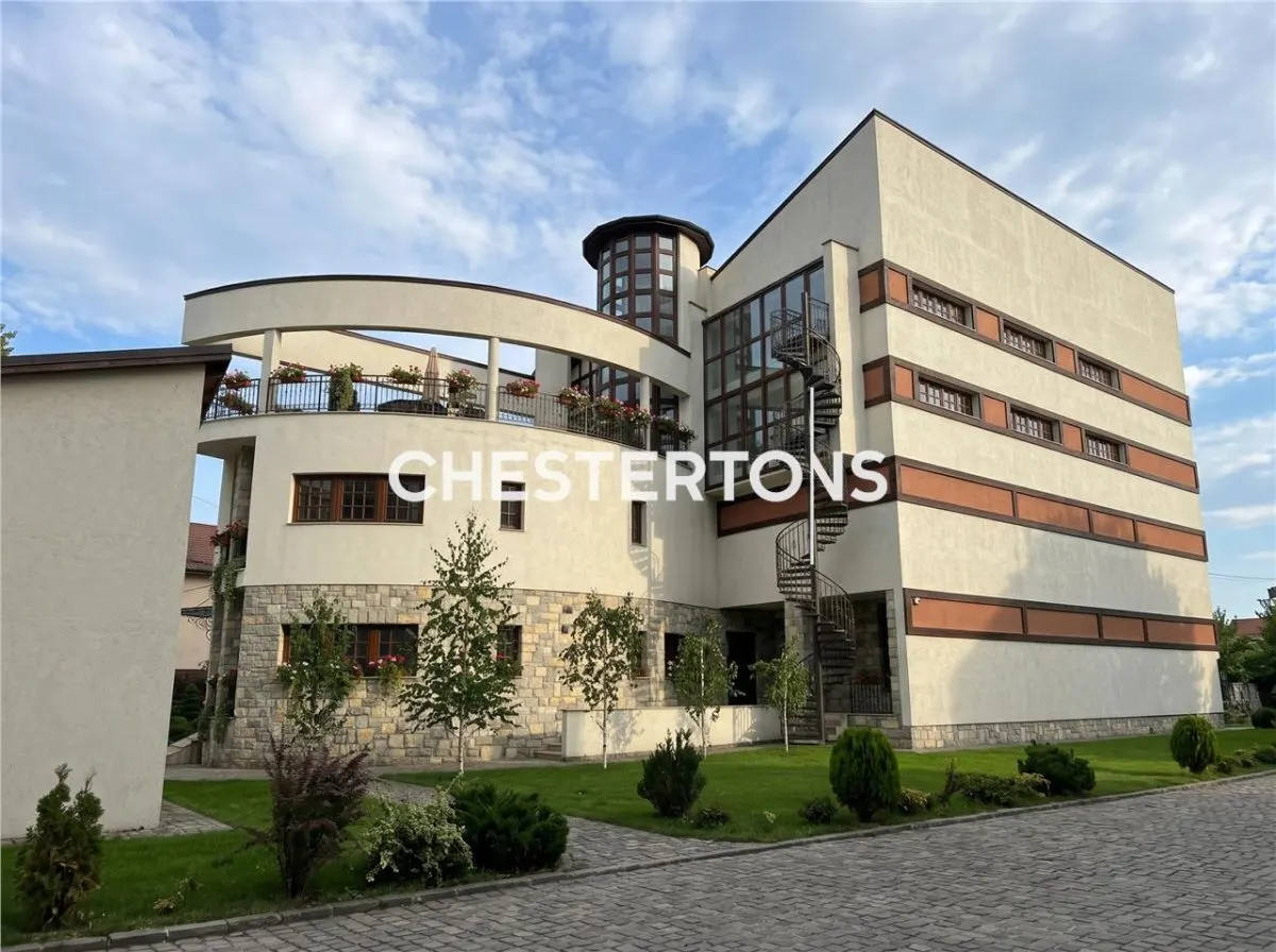 Vanzare Hotel / Clinica Medicala Alba Iulia | Cladire 2.200 mp Utili | Zona Centrala - In Imediata Apropiere a Cetatii - foto 2