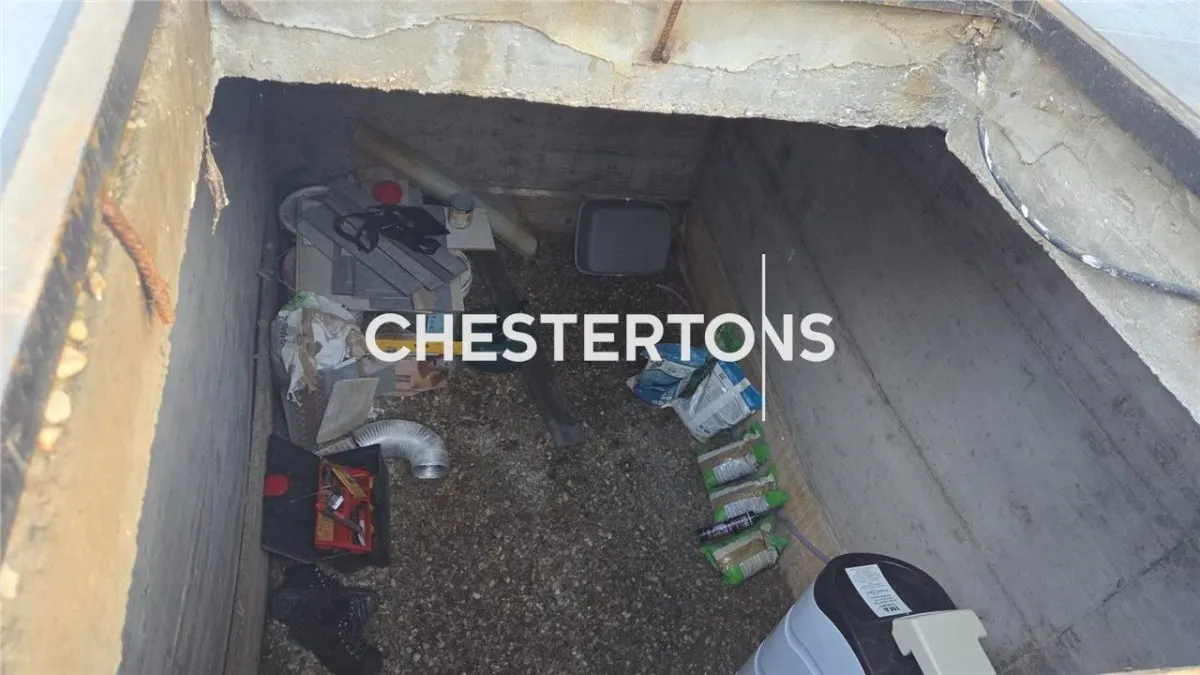 Casa individuala moderna cu teren generos si terasa, mobilata si utilata, 4 camere, 2 bai, aproape de Bucuresti, in comuna Berceni - foto 17