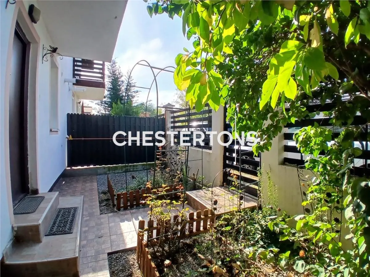 Casa cocheta tip duplex 3 camere, disponibila imediat, zona linistita Vidra - foto 2