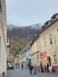 House / villa for sale 221 sqm in Brasov, Centrul Istoric area - foto 1